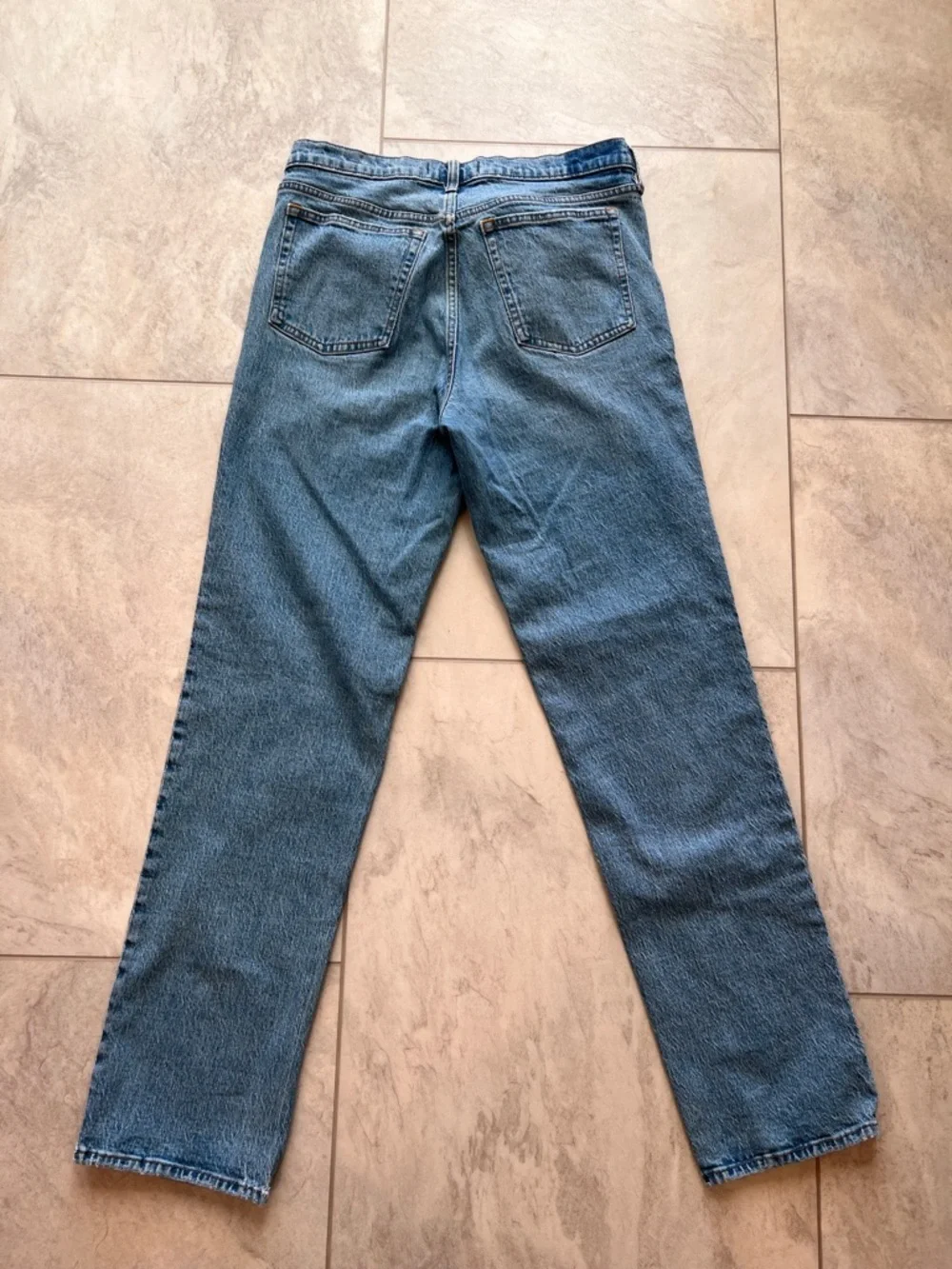 Abercrombie & Fitch The Straight Mid Rise Jeans - Picture 4 of 6
